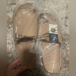 Wild Fable Tan Women's Slippers